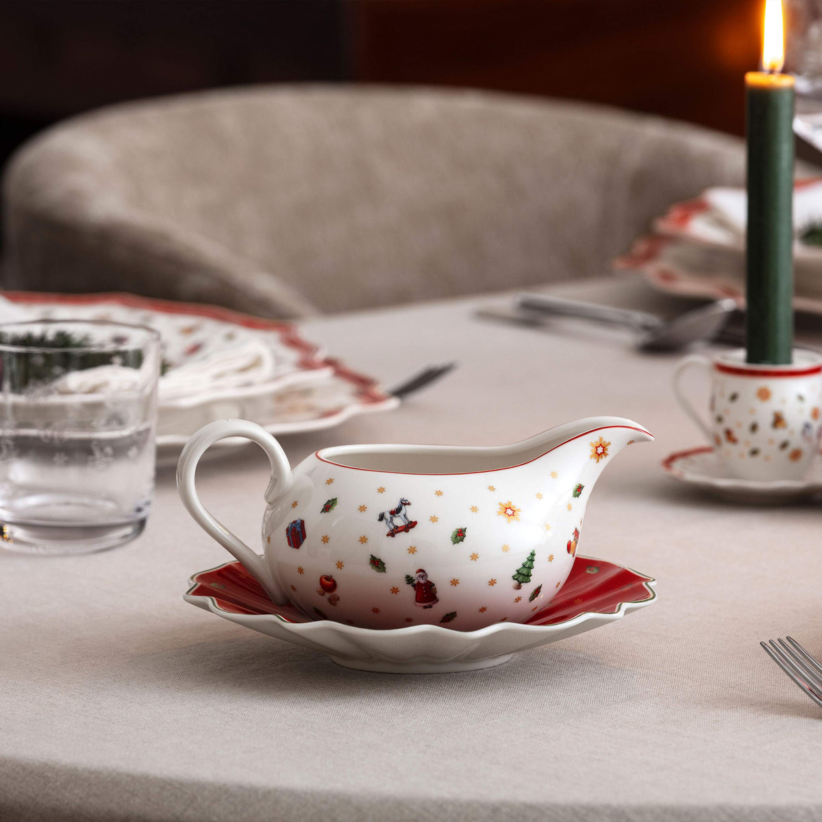 Toy's Delight Gravy boat and saucer