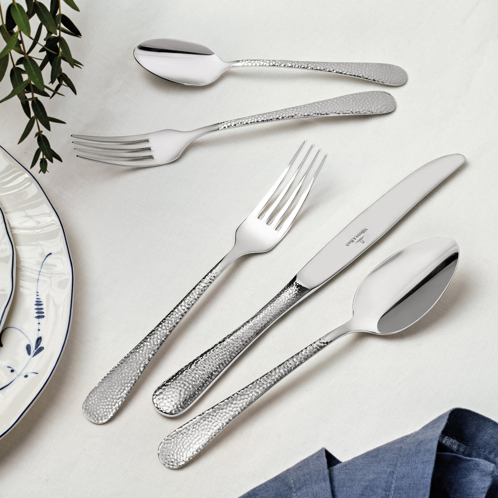 Leandra 40-piece flatware set