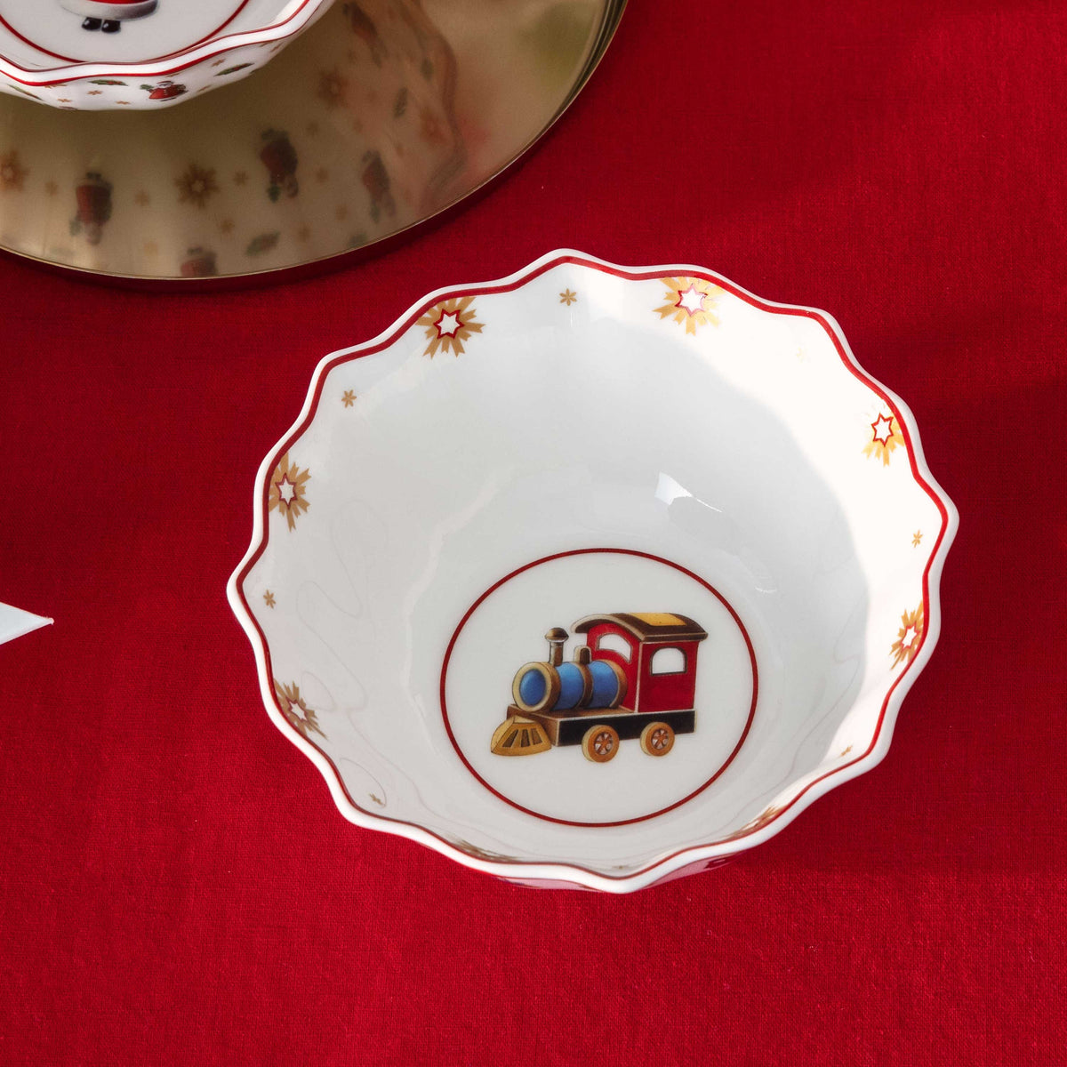 Toy's Delight Dinnerware set