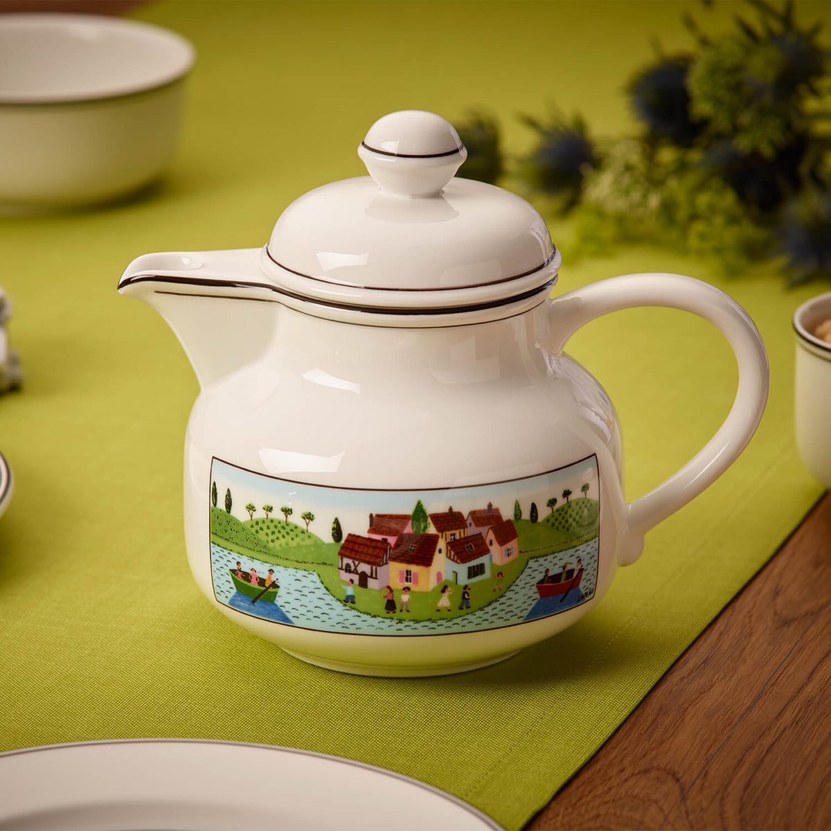 Design Naif Teapot