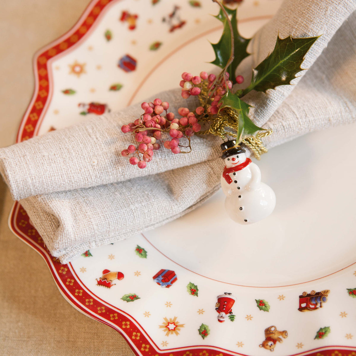 Toy's Delight Dinner plate