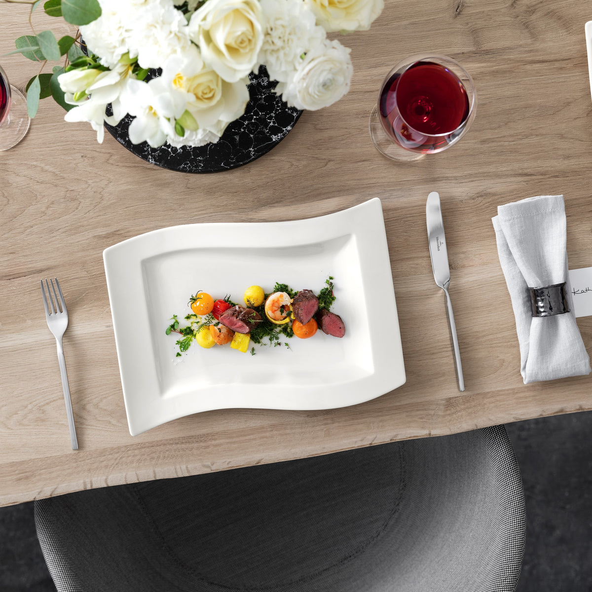 NewWave 64-piece flatware set