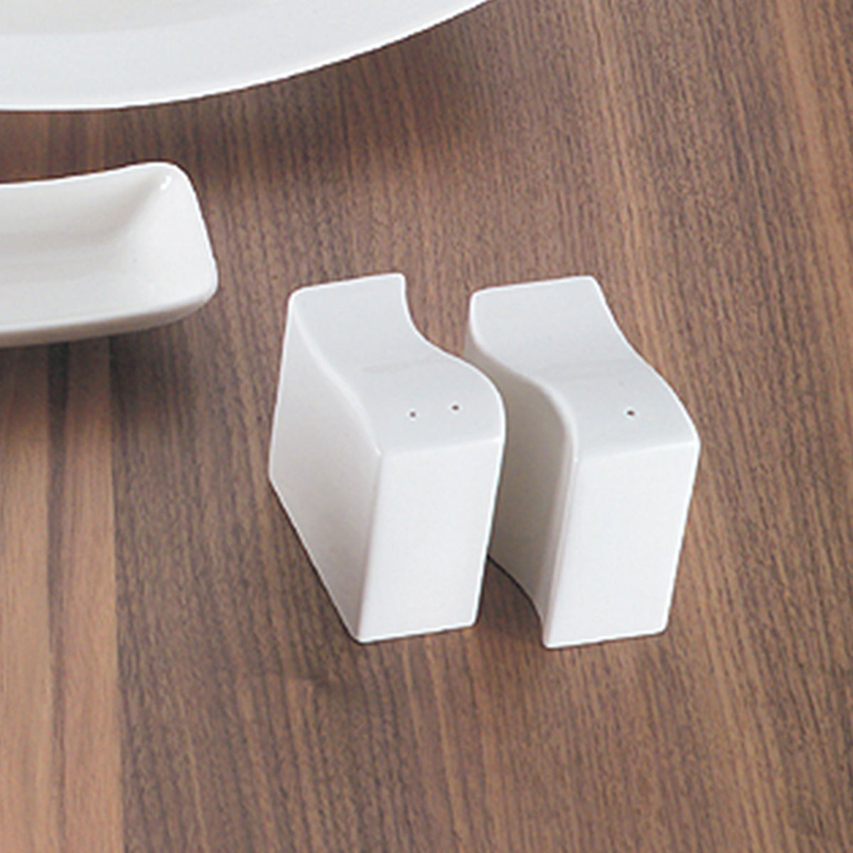 NewWave Salt and pepper shaker