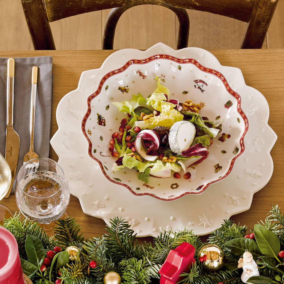 Toy's Delight Centerpiece bowl