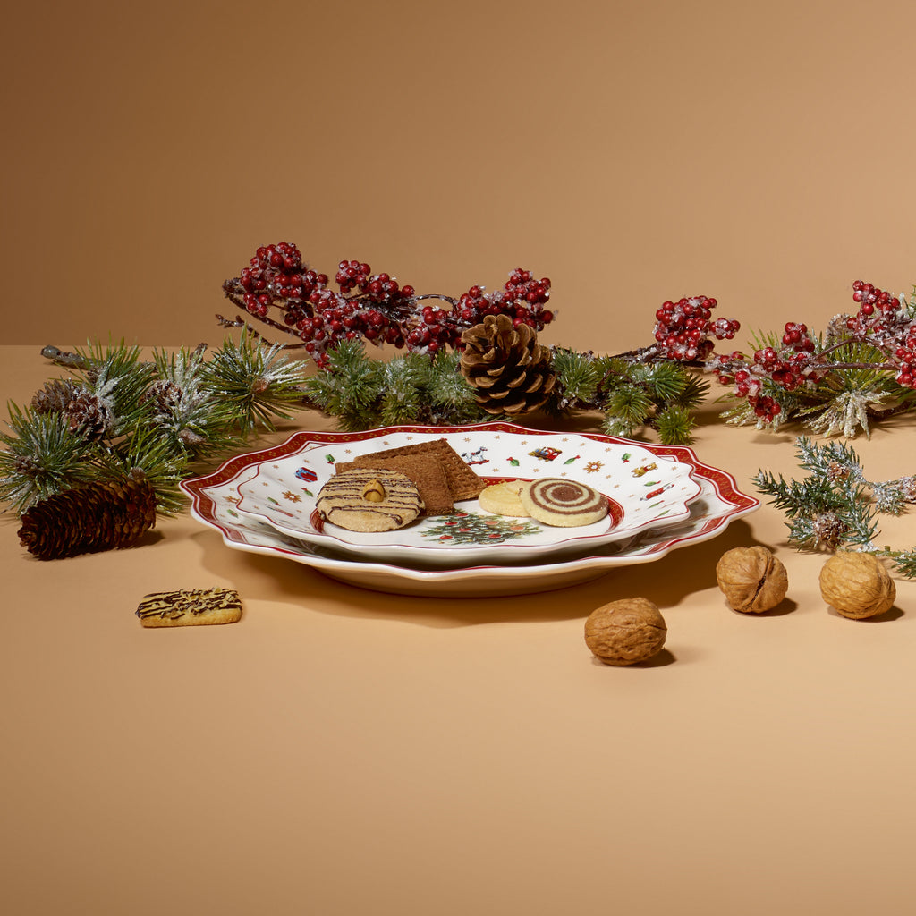 Toy's Delight Dinnerware set