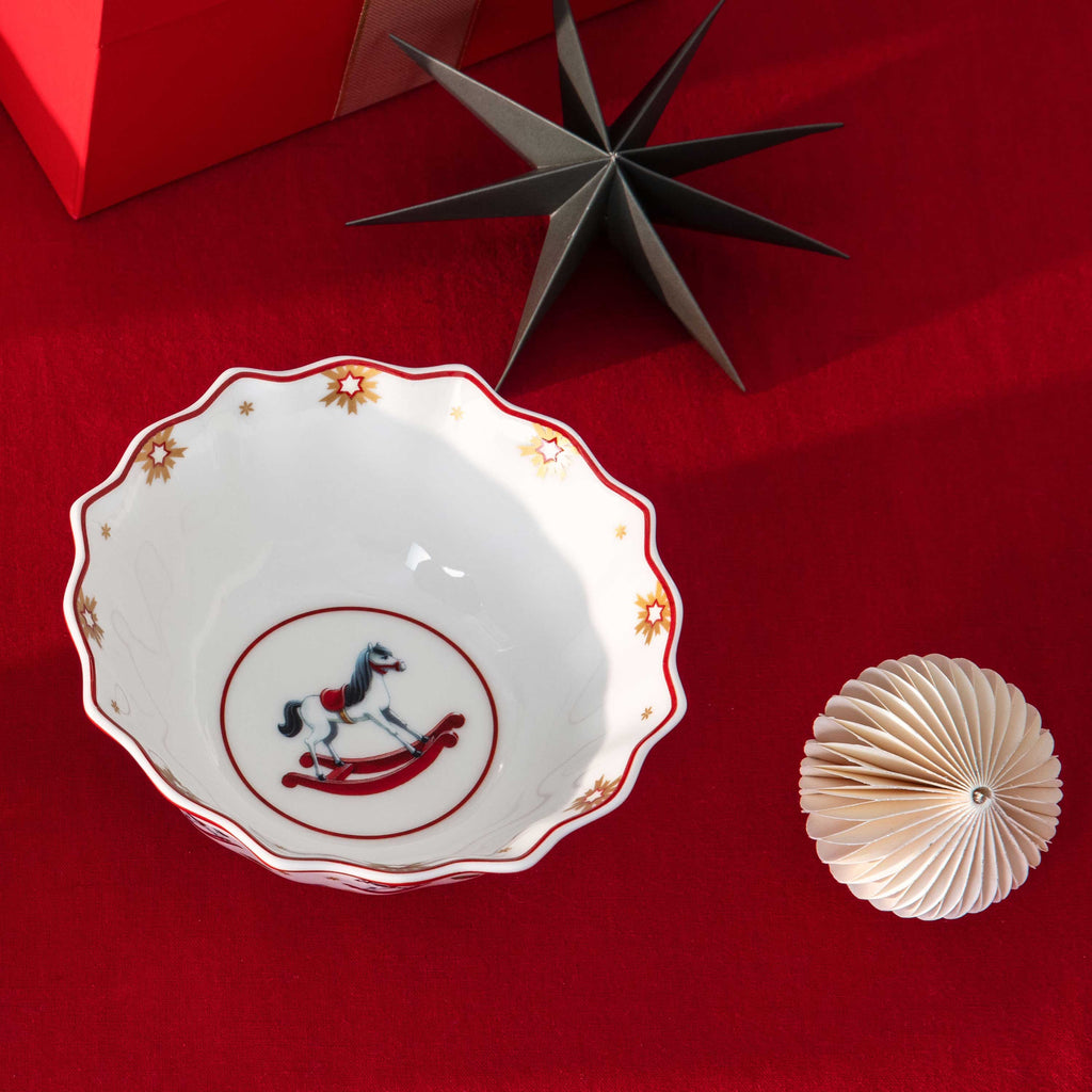 Toy's Delight Dinnerware set