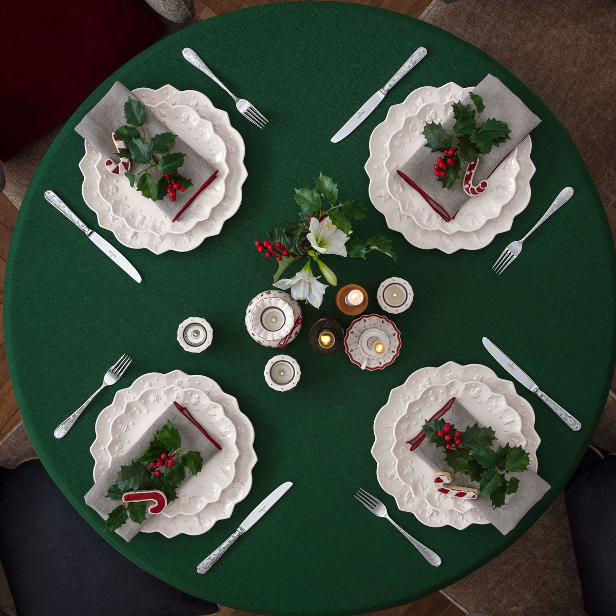 Toy's Delight Royal Classic Dinnerware set