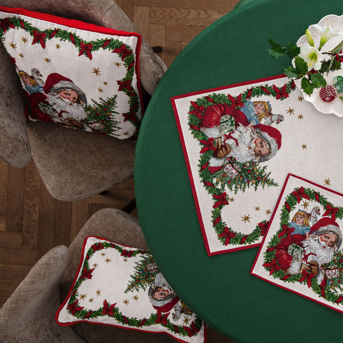 Toy's Fantasy Decorative pillow