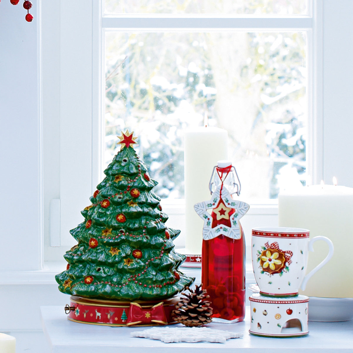 Toy's Delight Christmas music box