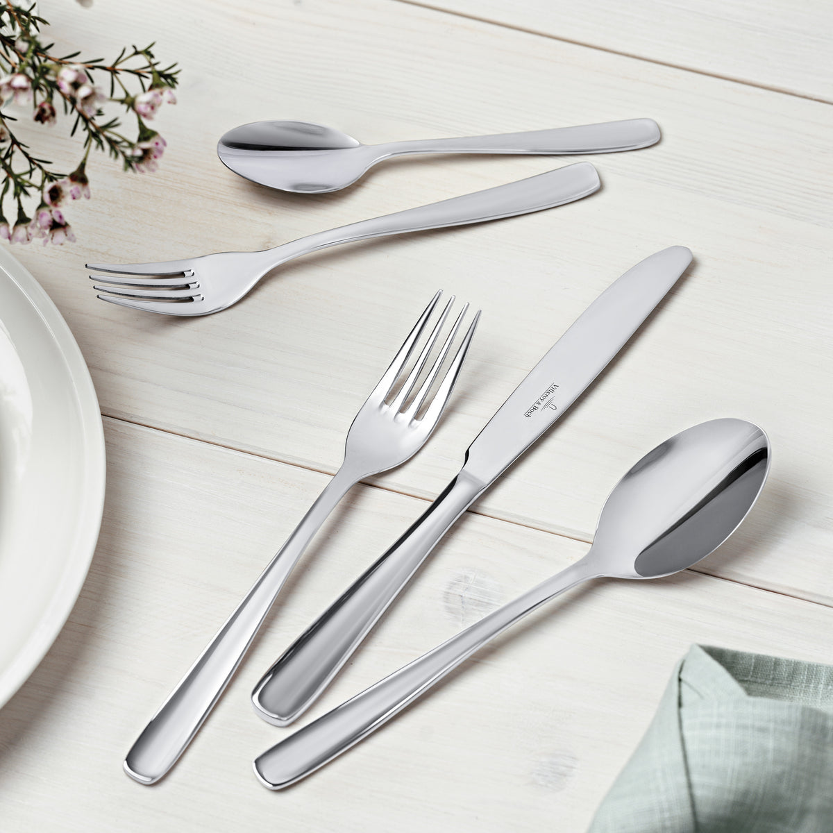 Liam 40-piece flatware set