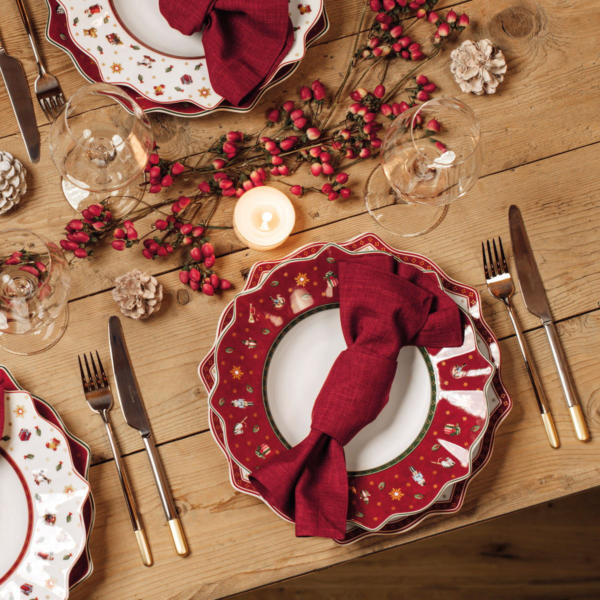 Toy's Delight Dinner plate