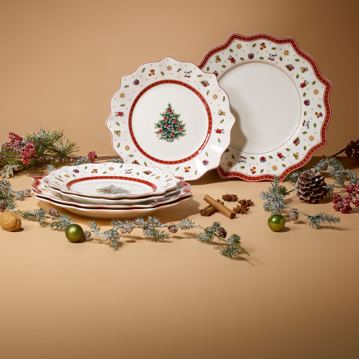 Toy's Delight Dinnerware set