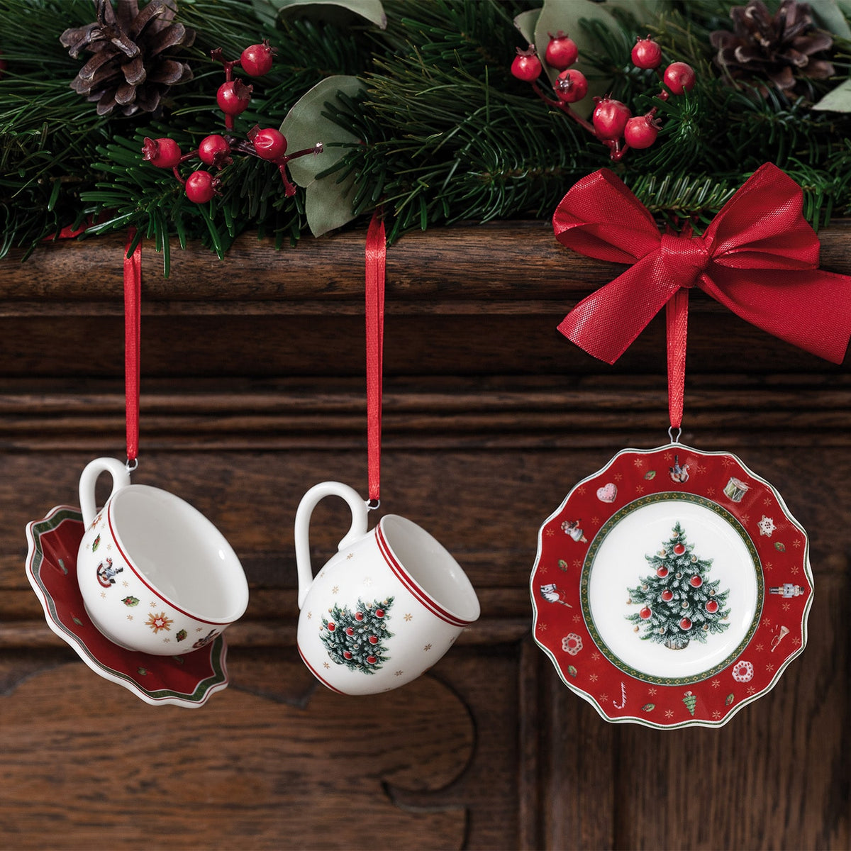 Toy's Delight Christmas ornaments