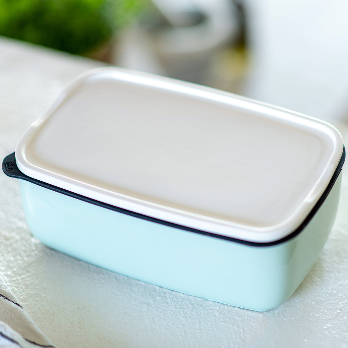 To Go To Go container