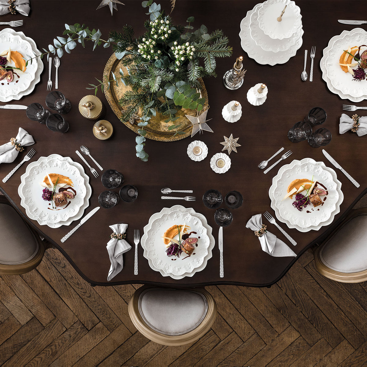 Toy's Delight Royal Classic Serving/ Under Plate