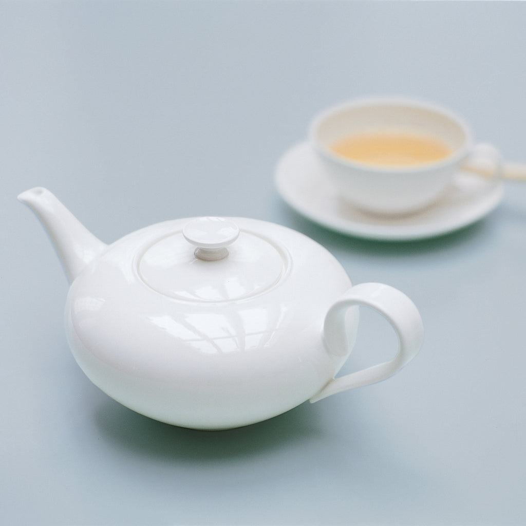 Anmut Teapot