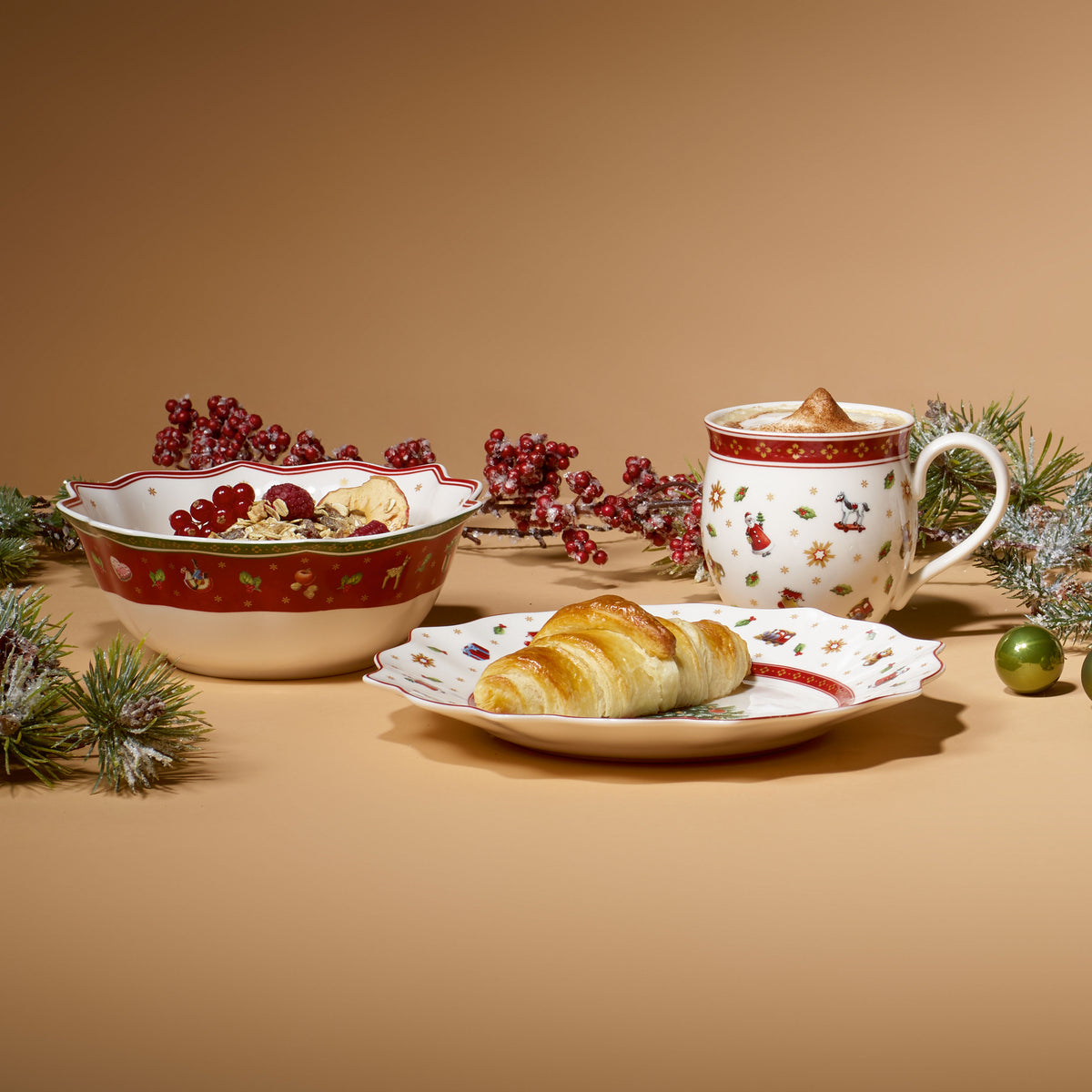 Toy's Delight Dinnerware set