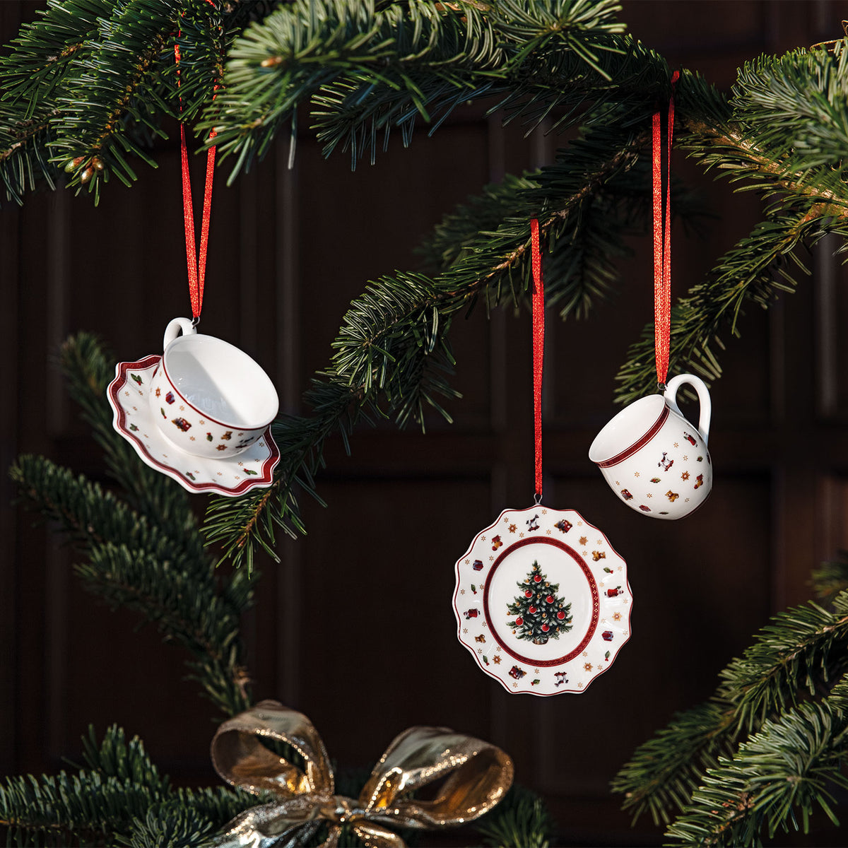 Toy's Delight Christmas ornaments