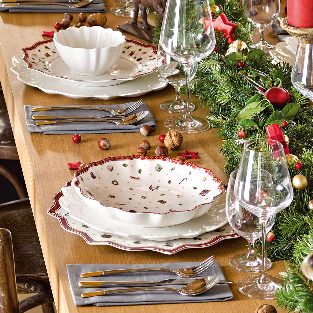 Toy's Delight Centerpiece bowl
