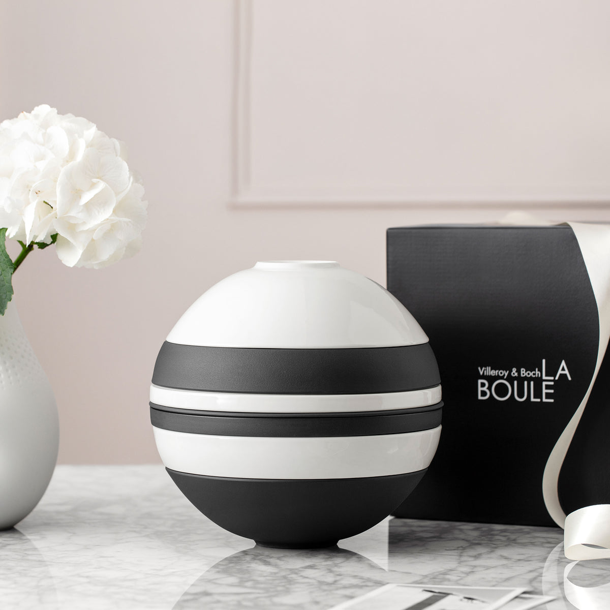 La Boule Dinnerware set