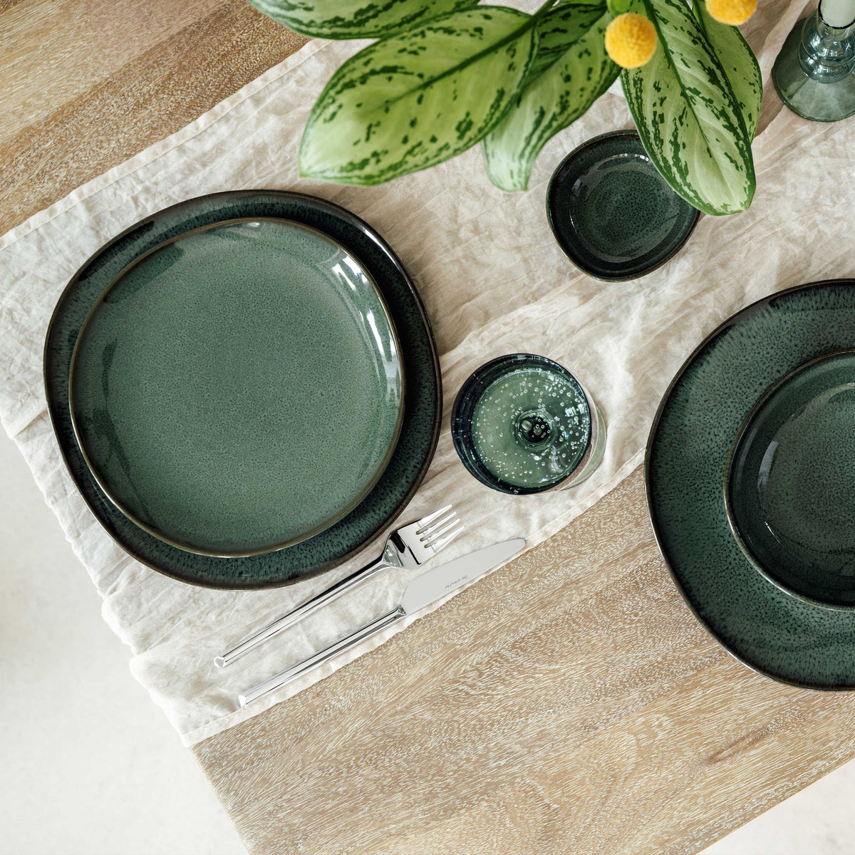 Lave Salad/ Dessert Plate
