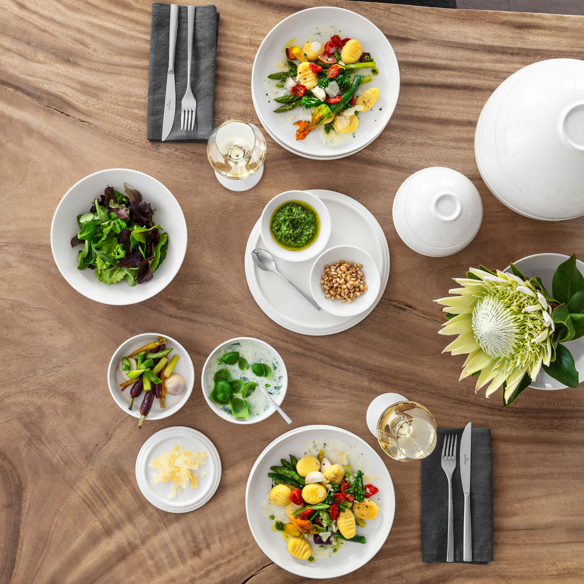 La Boule Dinnerware set